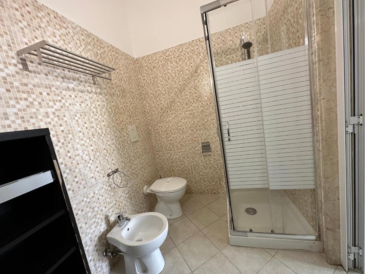 Cconforthotels Appartamento Crispi バーリ エクステリア 写真